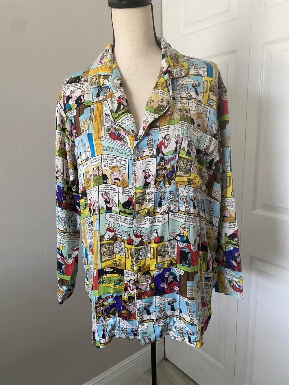 VINTAGE - UNIVERSAL Studios Women 100% Silk Comic Collage Print Shirt | M